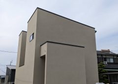 塗り壁の家  竣工間近です！